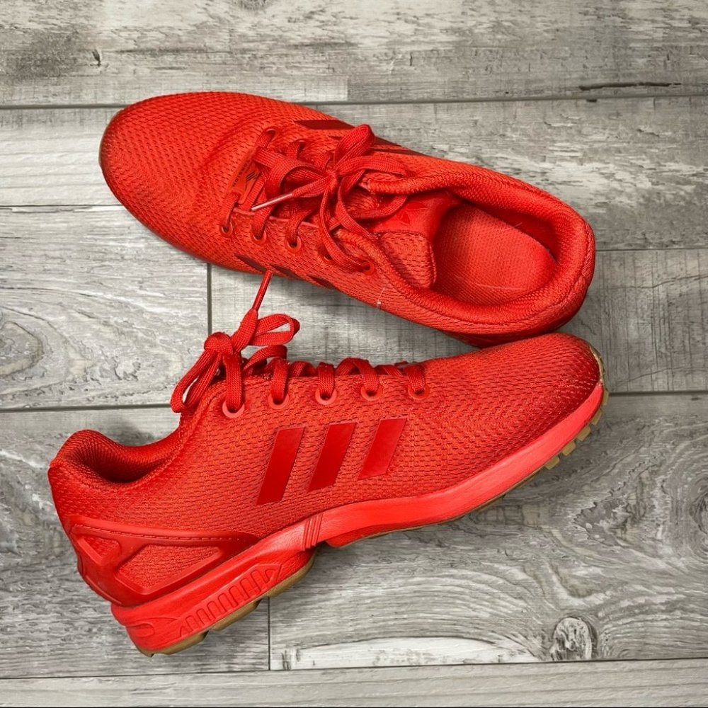 34. 💙 Adidas Originals ZX Flux Sneakers